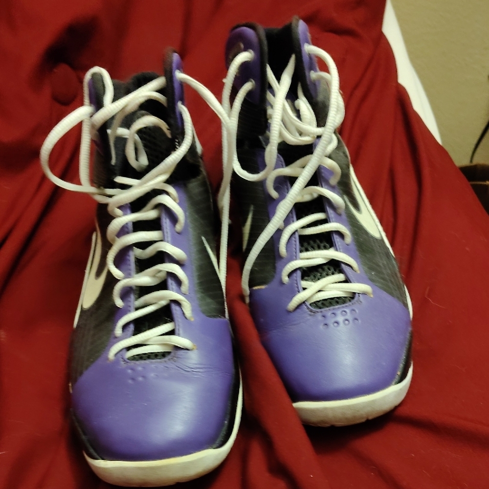 Nike Kobe Hyperdunks - image 4